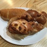 Gurano Gurano - 塩パンとナッツのパン