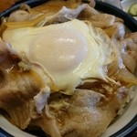 Seimiya Daishokudou - 牛丼の豚肉バージョンといえば、
                        わかりやすいでしょうか
                        タレは甘めです