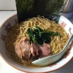 西海亭 - こってり 中 700円。学生時代の思いでの味。脂と塩っ気がおっさんにはきつくなってきた。。。