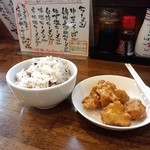 十五穀米と唐揚げ食べ放題