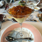 ル ボークープ - 金美人参のムース
      コンソメジュレ
      雲丹と