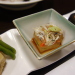 Rashiku - お通し三種：河豚皮煮凝り、里芋、タラコの昆布巻き