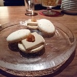 シャンパン&醤油バー フルートフルート - 【2016/1月】マカロンのような前菜