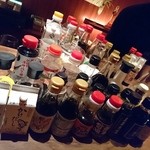 シャンパン&醤油バー フルートフルート - 【2016/1月】「日本一めんどくさいけどテンションの上がる卵かけご飯」に変える醤油がずらり。