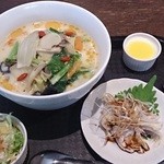 チャイニーズ　ダイニング　ラリアン - 2015年12月　ランチ豆乳の麺