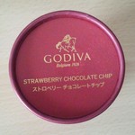 GODIVA - ストロベリーチョコレートチップ／28年1月