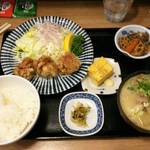 天神わっぱ定食堂 - 唐揚げKARAちゃん定食 880円☆☆　豚汁を大へアップ↑