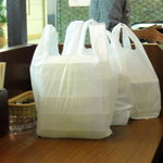 洋食エリーゼ - テイクアウトの人もいます