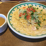 ジョリーパスタ - 平日ランチ 日替わりパスタ @982円
            大盛り+ドリンクバー
            小エビとあさりの明太子クリームソース