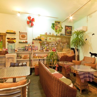 Burger Shop H S Healty And Smile 恩納村 ハンバーガー 食べログ