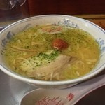 龍上海 - ラー博は俺の社員食堂。  味噌半拉麺二番勝負  その弐  赤湯からみそミニラーメソ！  なるとがキュート♡  こういうパワフルな味噌ラーメソの季節。イイね！ 