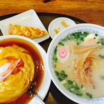 阿里山 - ラーメンランチセット（豚骨ラーメン+天津飯）¥650