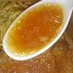 中華亭本店 - 鶏油タップリの透き通った鶏ガラ醤油スープ