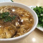 京鼎小館 - 酸辣湯のハーフ&空心菜炒めのハーフ