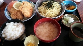 味処 東 - ザルラーメンチカツ定食　780円