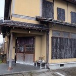 鮨し人 - 外観　富山駅の大通りからひたすら一直線です。