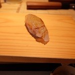 鮨し人 - ヒラメの昆布締め