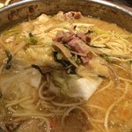 焼肉もつ鍋おおやま - ちゃんぽん麺を入れたもつ鍋