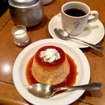 CAFE RONDINO - ブレンド珈琲（350円）に自家製プリン（380円）をつけていただきました♪