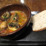 スペイン海鮮料理 ラ マーサ - アラカルトよりアヒュージョ。