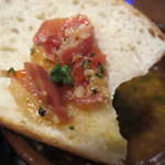 スペイン海鮮料理 ラ マーサ - 自家製パン。