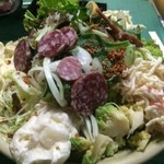 焼肉 はせ川 - デカ盛り級のサラダ【料理】