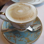 アジュール フォーティーファイブ - ドリンクはカプチーノで。