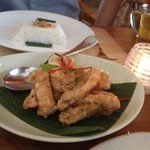 Seribu Rasa - ★6.5ココナッツライス　＆　★7.5エビのスナックのようなもの