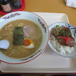 ラーメン家 三八 - シャモロックラーメン+パイカ丼　７００円