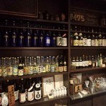 亭久五 - お店の奥にカウンター席が増えています