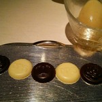 ベージュ アラン・デュカス 東京 - 