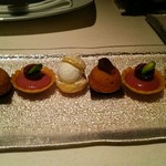 ベージュ アラン・デュカス 東京 - 