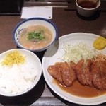 大富士 - 「とんかつ定食（豚汁セット）」（８００円込み）（２０１６年１月）