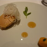 ハジメ - シンプルに塩で焼いたフォワグラ