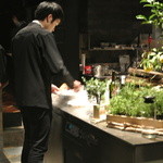 フロリレージュ - 店内　ソムリエの廣田さん１