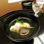 名古屋 浅田 - １月：お椀（鯛葛打ち、紅白もち、亀甲しいたけ、鶯菜、ゆず