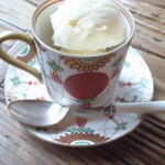 韻松亭 - 豆乳アイス。