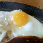 曽我 - ポークチャップに付いてくる目玉焼き