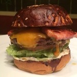 ソウルダイナー - 厚さ1cmのベーコンがボリューム満点!!『ベーコンチーズバーガー』