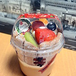 ケーニヒス クローネ  - キャラメルプリンとフルーツシャルロット