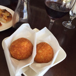 ヴォラーレ - リゾットのライスコロッケ。