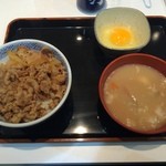 吉野家 - 牛丼（並）＋豚汁＋卵