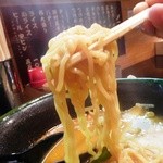 Membou - 麺はツルツルシコシコの麺を使用。