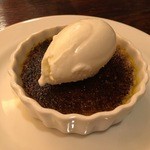 ICARO miyamoto - ピスタチオのブリュレ リコッタチーズのジェラート（800円）