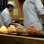 本陣 - 突然目を奪われた、この光景！！
                                なんじゃあ！？　ありゃあ(笑)　見たところ、蟹っぽい(笑)
                                