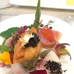 ビストロ ダイア - つるむらさきの蕾が印象的