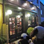 最近、美味しい紅茶にはまっているボキら。
          地下鉄谷町線・谷町6丁目駅方面にご用事でお出かけしたので、
          前から来てみたかった、こちらの紅茶専門店に寄ってみることに。