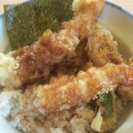 天丼・天ぷら本舗 さん天 - 一口齧っちゃった、、、