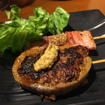 nobu’s - 2016.1. 串の鉄板焼き二本（￥400）　蓮根ミンチと厚切りベーコン
