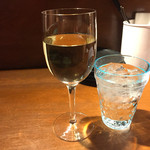 nobu’s - 2016.1. 白グラス 200 mL（￥800）